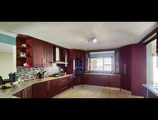 4 BEDROOM HOUSE FOR SALE IN DAWN PARK EXT